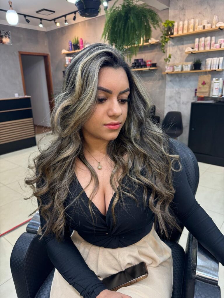Coloração e mechas – Studio Martinelli, Jardim Santa Fé, São Paulo - SP – foto 5