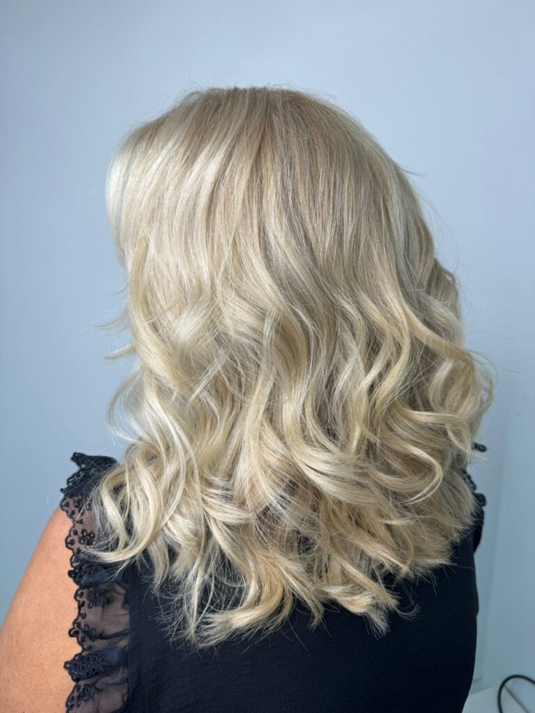 Coloração e mechas – Studio Martinelli, Jardim Santa Fé, São Paulo - SP – foto 12